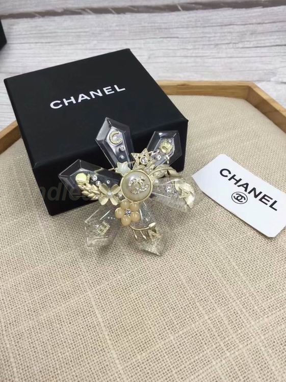 Chanel Brooch 428